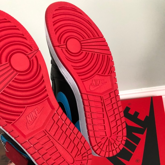 NEW Air Jordan 1 High OG ‘NC to CHI’ - Picture 3 of 8